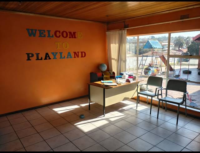 991M² BUSINESS CENTRE FOR SALE IN ALBERTON NORTH